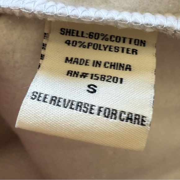 NWT Lazy Sunday “Cape Cod Massachusetts” Gray Fleece Cropped Sweatshirt in Small - Picture 13 of 15